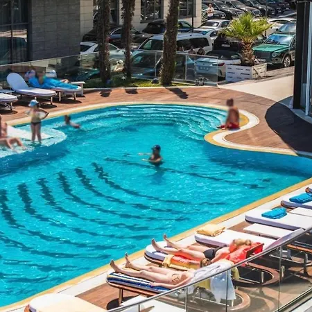 Moft By White Tower דירה מאמאיה