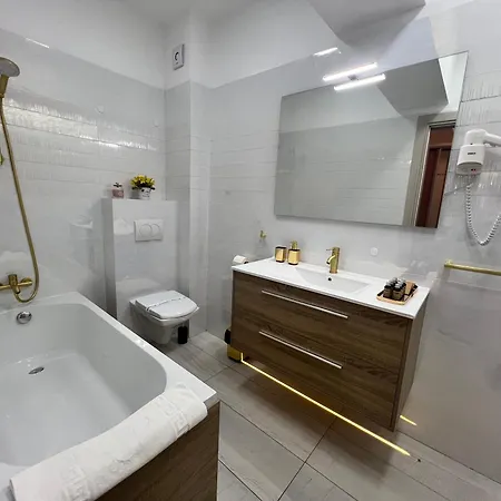 Moft By White Tower *