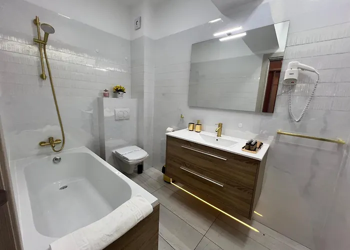 Moft By White Tower *